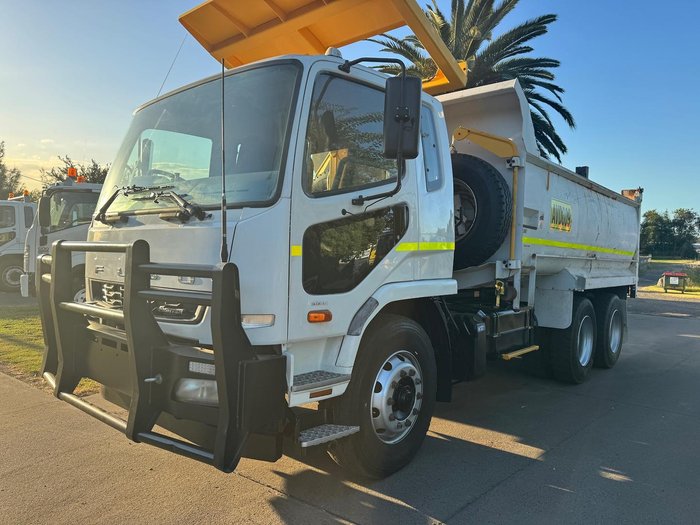 2013 Fuso Fighter 2427 WHITE