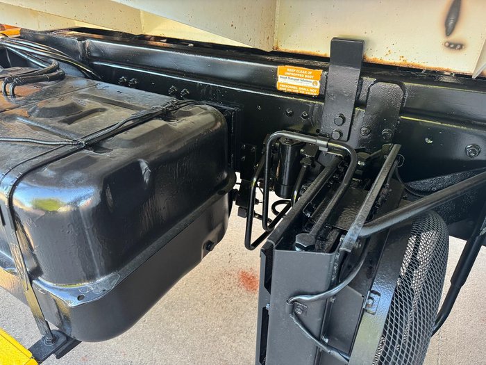 2013 Fuso Fighter 2427 WHITE