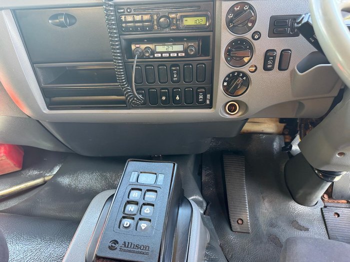 2013 Fuso Fighter 2427 WHITE