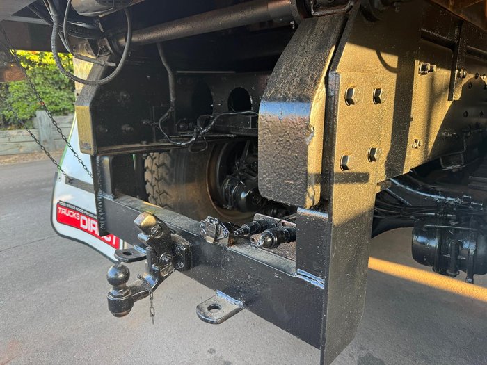 2013 Fuso Fighter 2427 WHITE