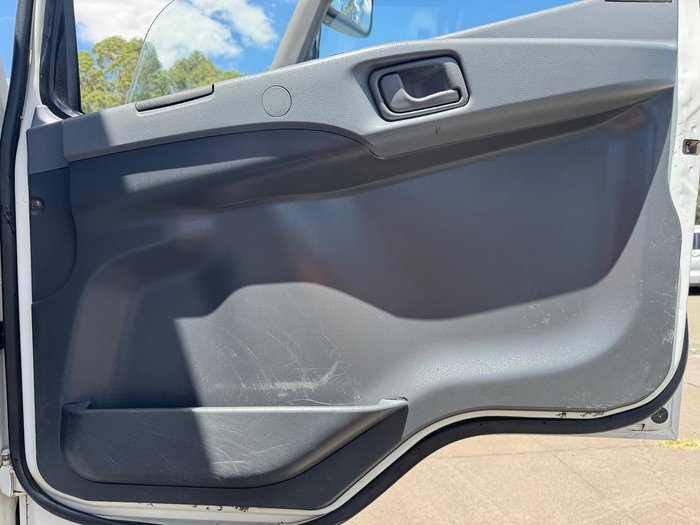 2013 Fuso Fighter 2427 WHITE