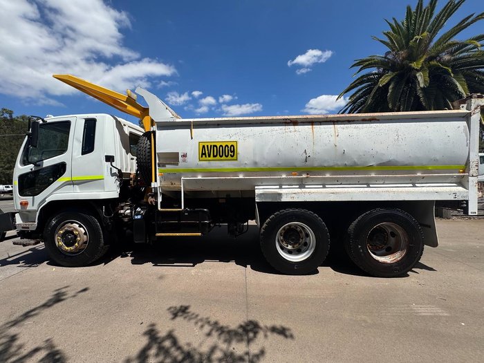 2013 Fuso Fighter 2427 WHITE