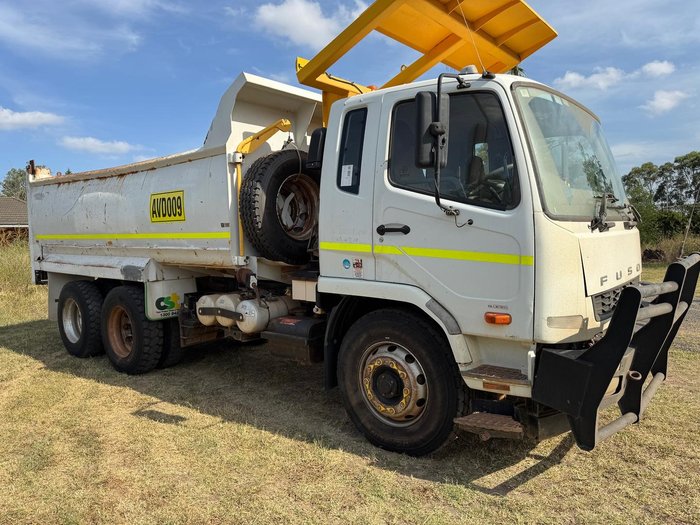 2013 Fuso Fighter 2427 WHITE