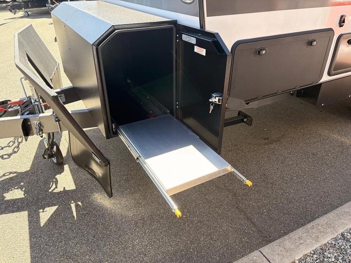 2025 Crusader My25 Crv Gladiator Force