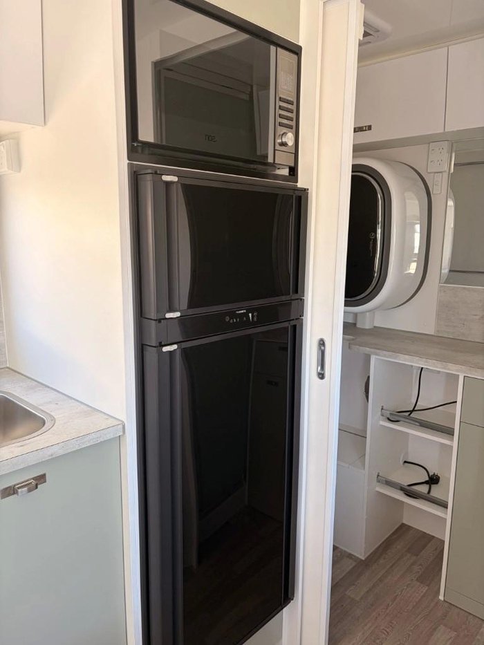 2025 My Dream RV 16 Peninsula | L-Lounge, Front Door