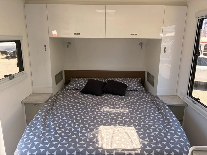 2025 My Dream RV 16 Peninsula | L-Lounge, Front Door