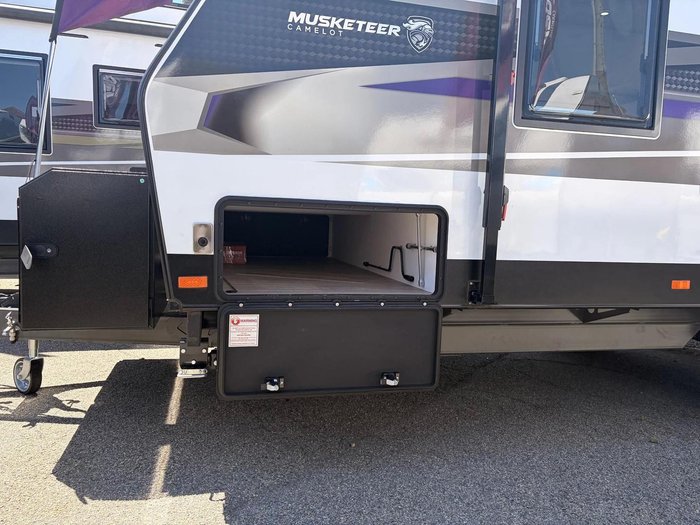 2025 Crusader My25 Musketeer Camelot