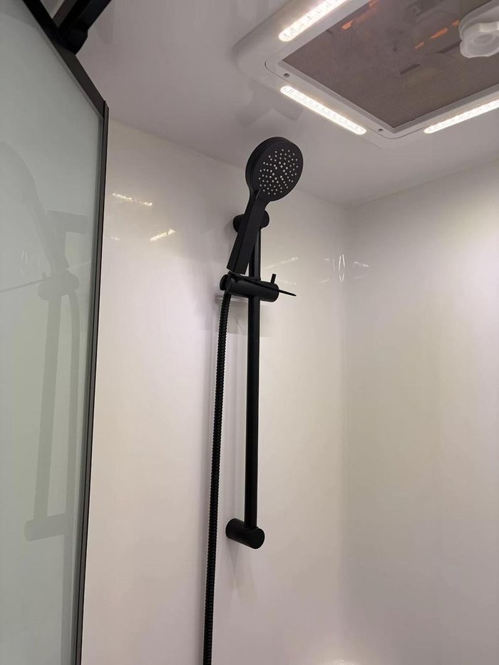 2025 Crusader My25 Musketeer Camelot