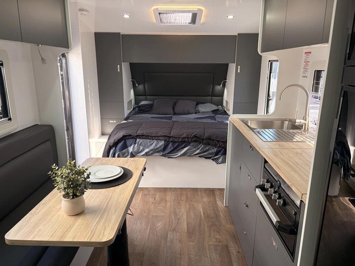 2025 Crusader My25 Lifechanger Bunkie