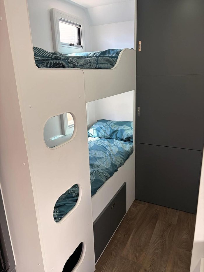 2025 Crusader My25 Lifechanger Bunkie