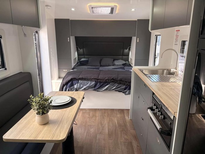 2025 Crusader Crusader My25 Lifechanger Bunkie