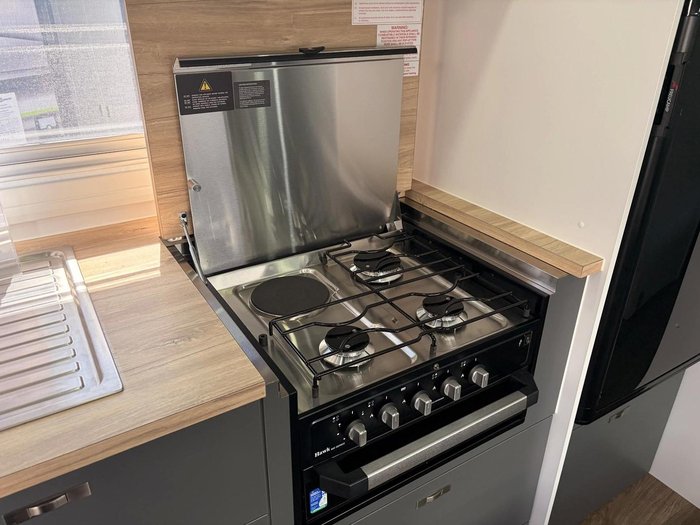 2025 Crusader My25 Lifechanger Bunkie