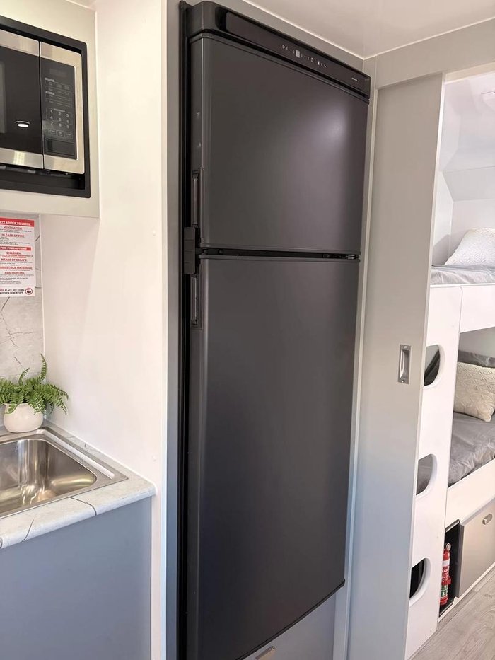 2025 Crusader My25 Musketeer Palace