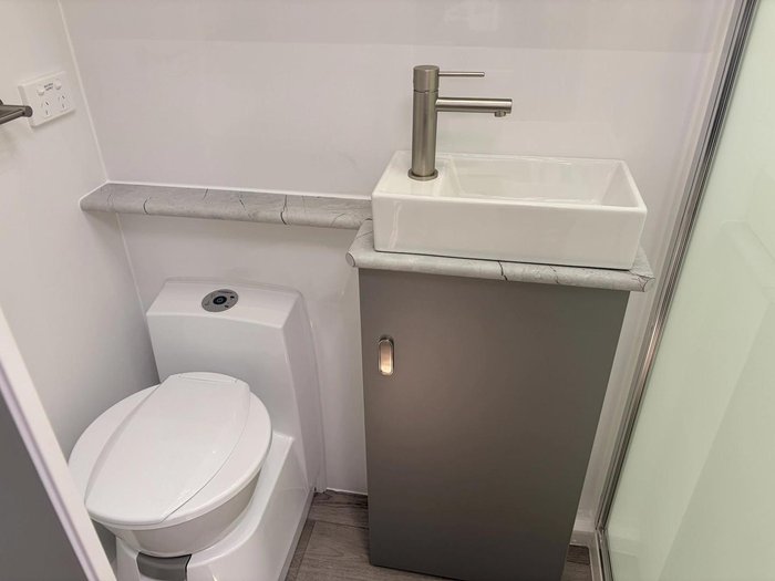 2025 Crusader My25 Musketeer Palace