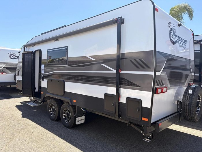 2025 Crusader My25 Musketeer Palace