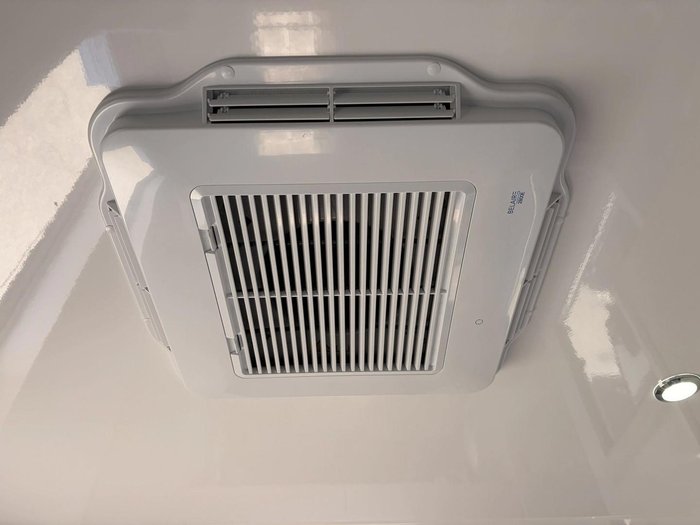 2025 Crusader My25 Musketeer Palace