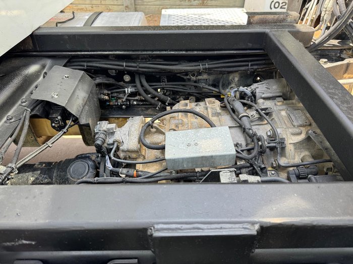 2015 Fuso Fv 51SK WHITE