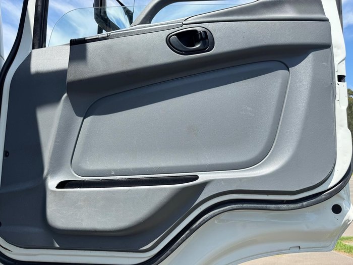 2015 Fuso Fv 51SK WHITE