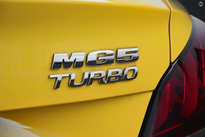 2025 MG MG5 Essence MY25 Royal Yellow