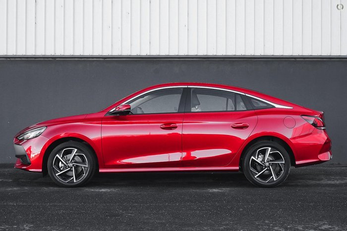 2025 MG MG5 Essence MY25 Diamond Red