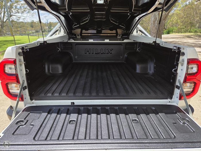 2020 Toyota Hilux SR5