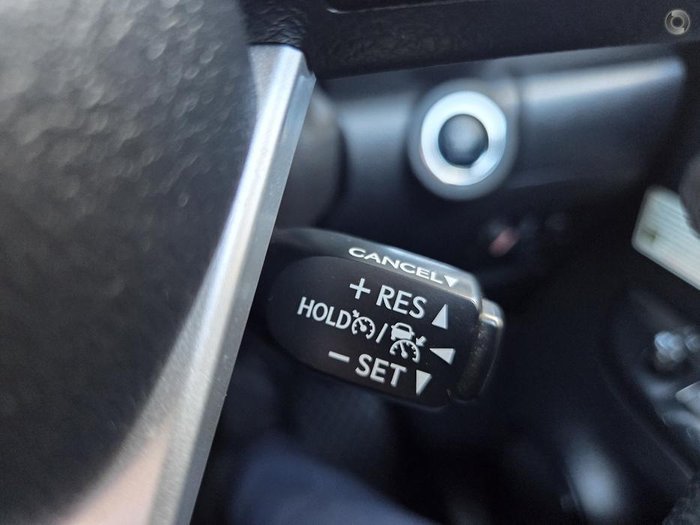 2020 Toyota Hilux SR5