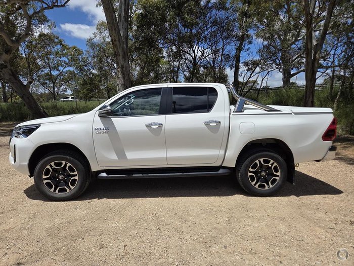 2020 Toyota Hilux SR5