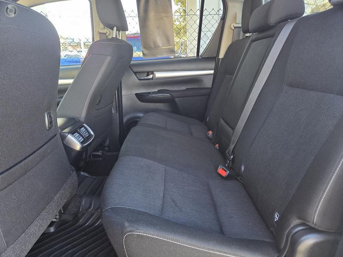 2020 Toyota Hilux SR5