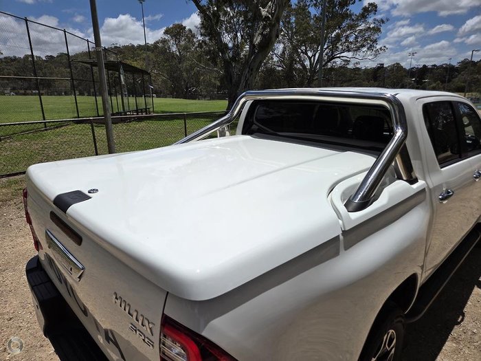 2020 Toyota Hilux SR5