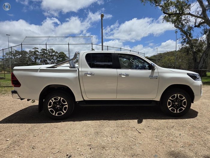2020 Toyota Hilux SR5