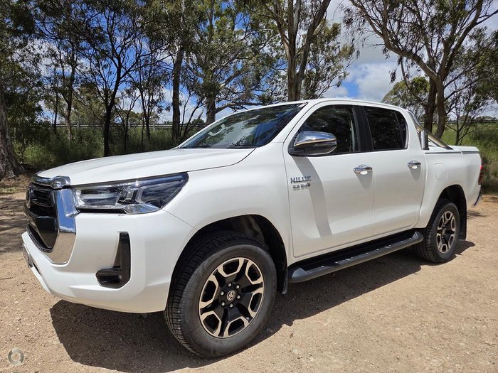 2020 Toyota Hilux SR5