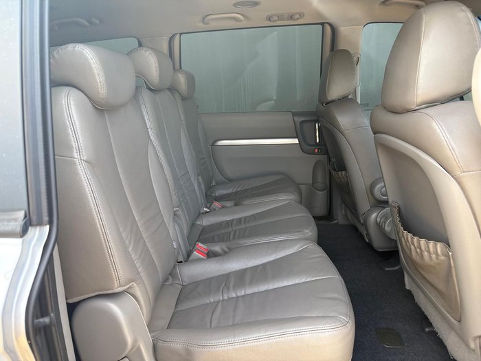 2011 Kia Grand Carnival Platinum VQ MY11 Clear Silver