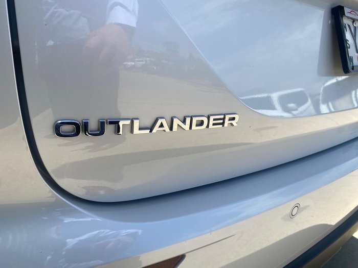 2022 Mitsubishi Outlander ES ZM MY22 White