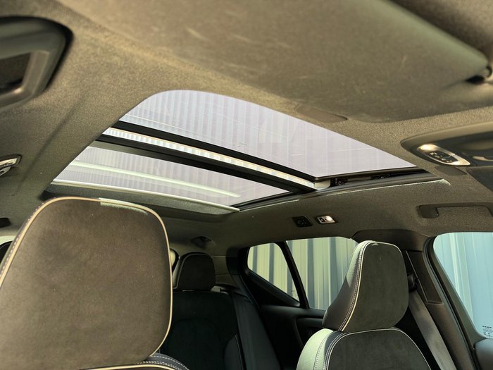 2022 Volvo XC40 T5 R-Design MY22 AWD Onyx Black