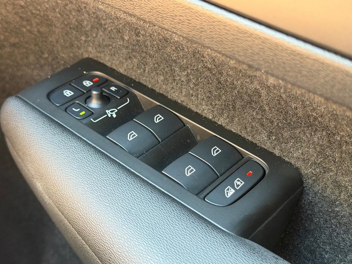 2022 Volvo XC40 T5 R-Design MY22 AWD Onyx Black