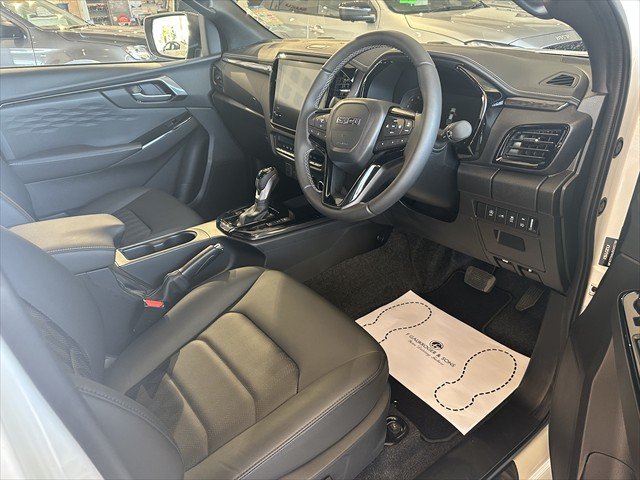 2025 ISUZU D-MAX BLADE