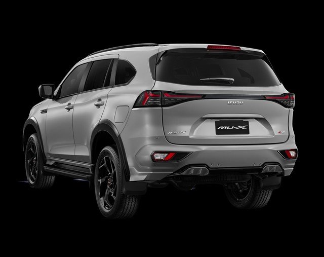 2025 ISUZU MU-X XT