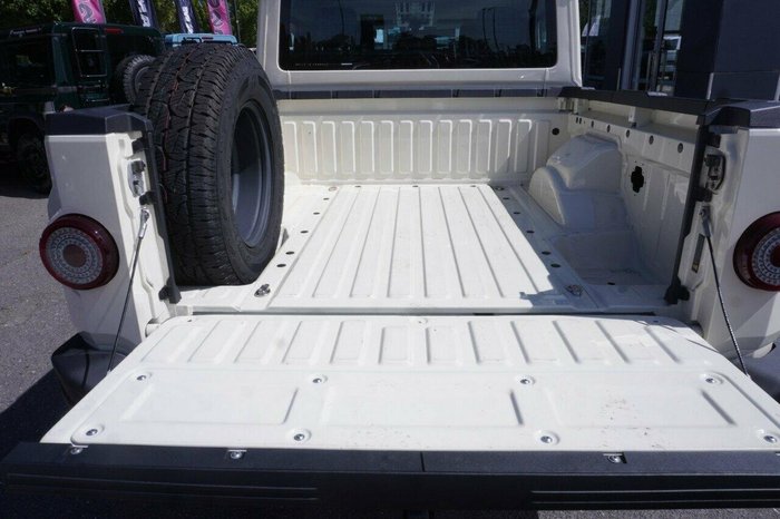 2024 INEOS Grenadier Quartermaster