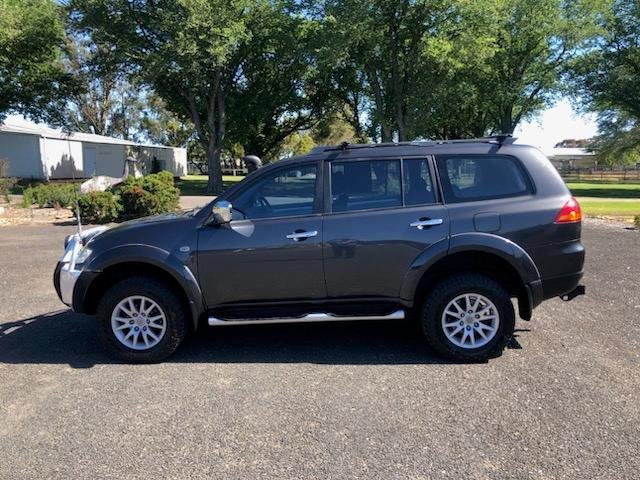 2010 Mitsubishi Challenger LS