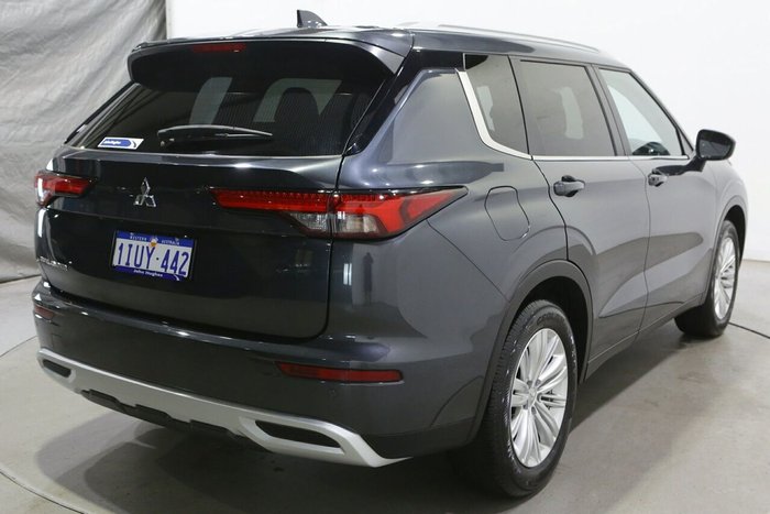 2024 Mitsubishi Outlander LS