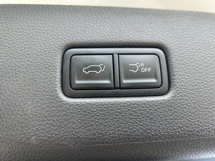 2024 Kia Carnival GT-Line HEV