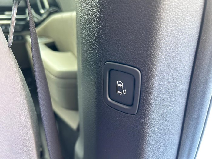 2024 Kia Carnival GT-Line HEV