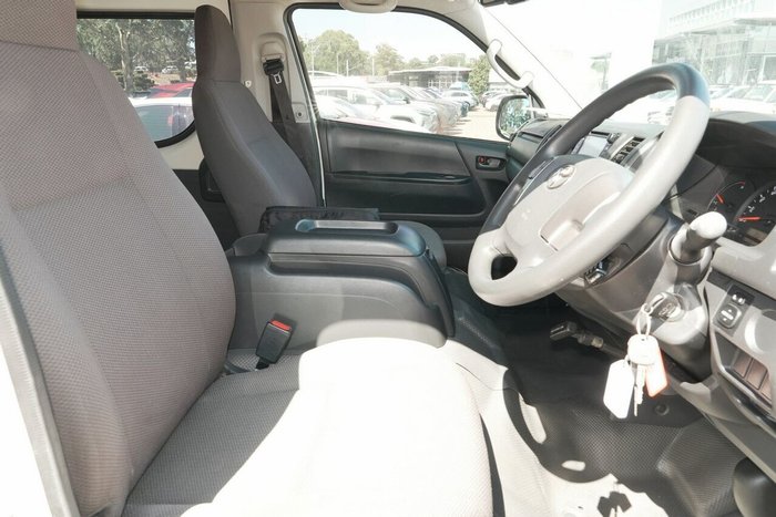 2018 Toyota Hiace Commuter