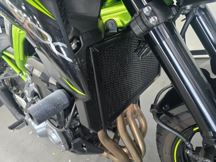 2019 Kawasaki ZR 900 BLACK