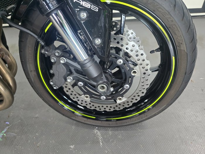 2019 Kawasaki ZR 900 BLACK