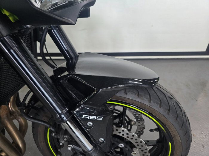 2019 Kawasaki ZR 900 BLACK