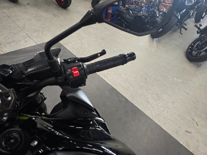 2019 Kawasaki ZR 900 BLACK