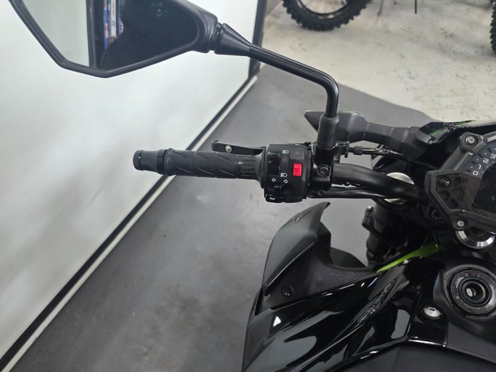 2019 Kawasaki ZR 900 BLACK