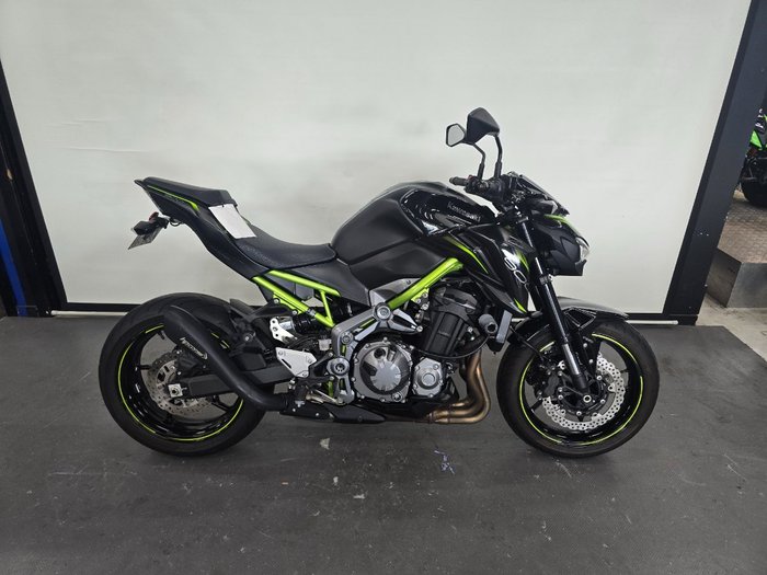 2019 Kawasaki ZR 900 BLACK