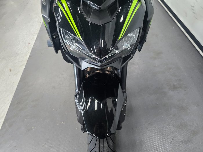 2019 Kawasaki ZR 900 BLACK